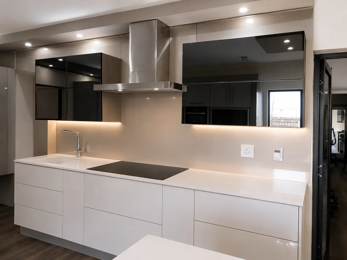 Handle-free gloss kitchen counter view