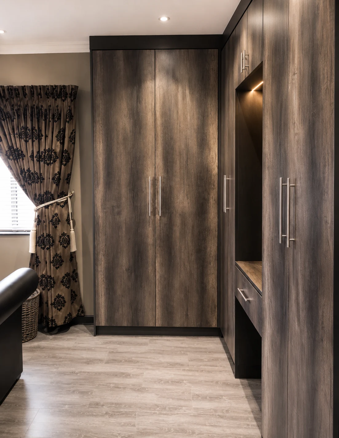 Side angle of woodgrain corner wardrobe
